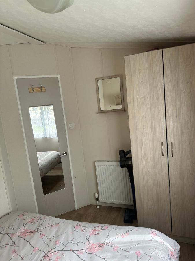 Angie'S Caravan At Seawick Hotel Saint Osyth Exterior foto